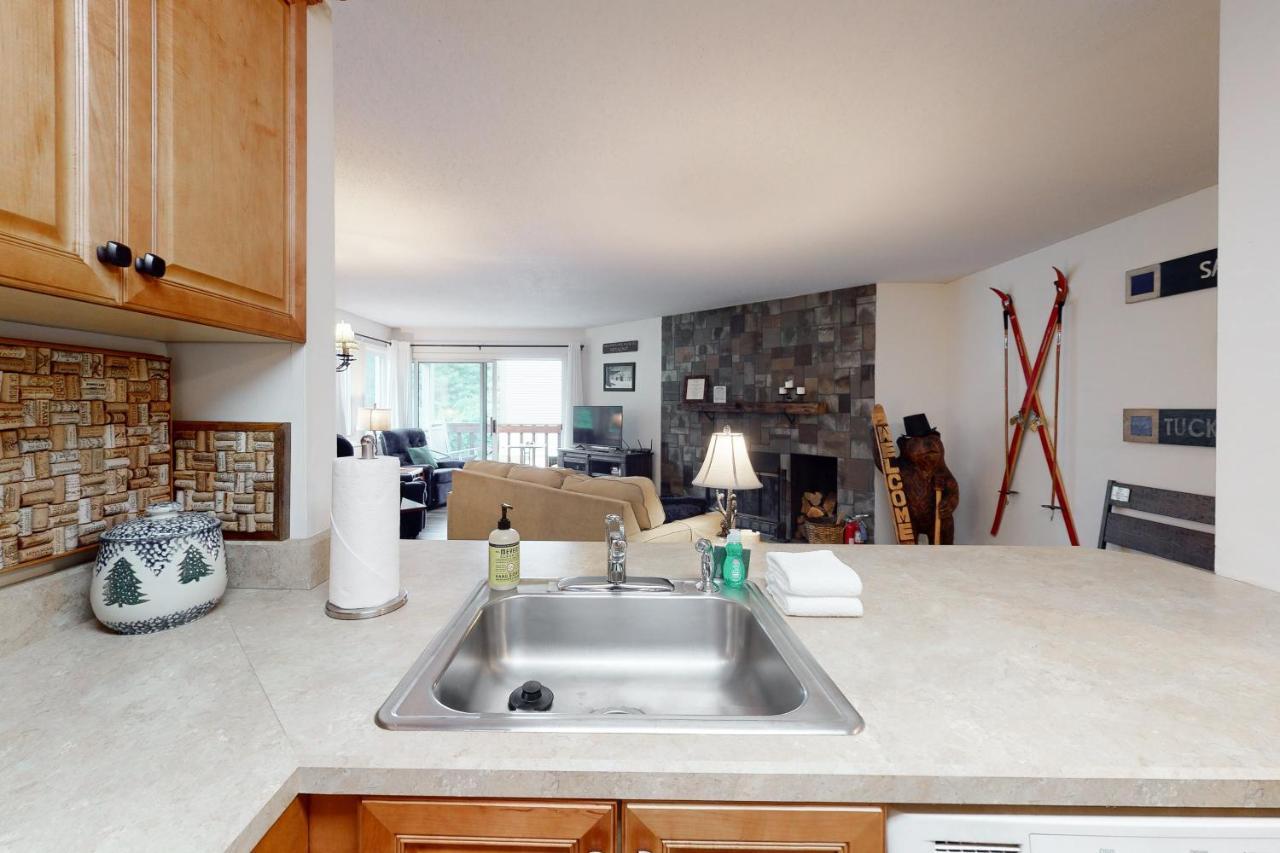 Brookhaven Condos ラッドロー エクステリア 写真