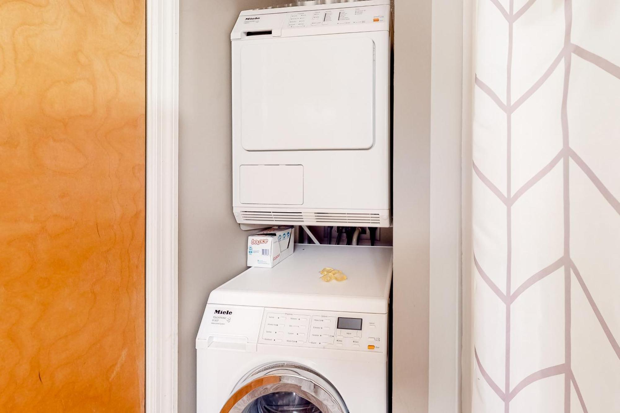 Brookhaven Condos ラッドロー 部屋 写真