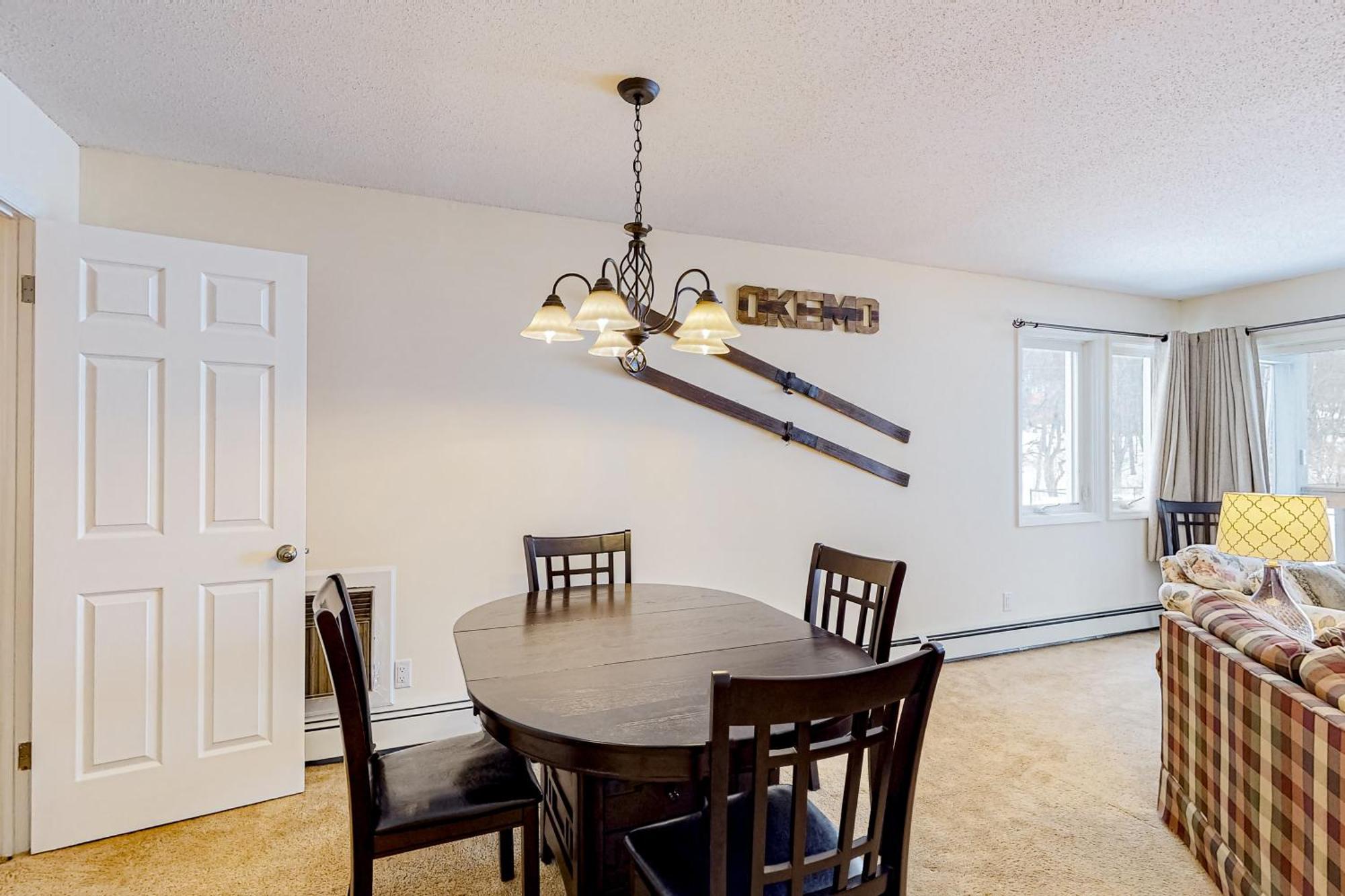 Brookhaven Condos ラッドロー 部屋 写真