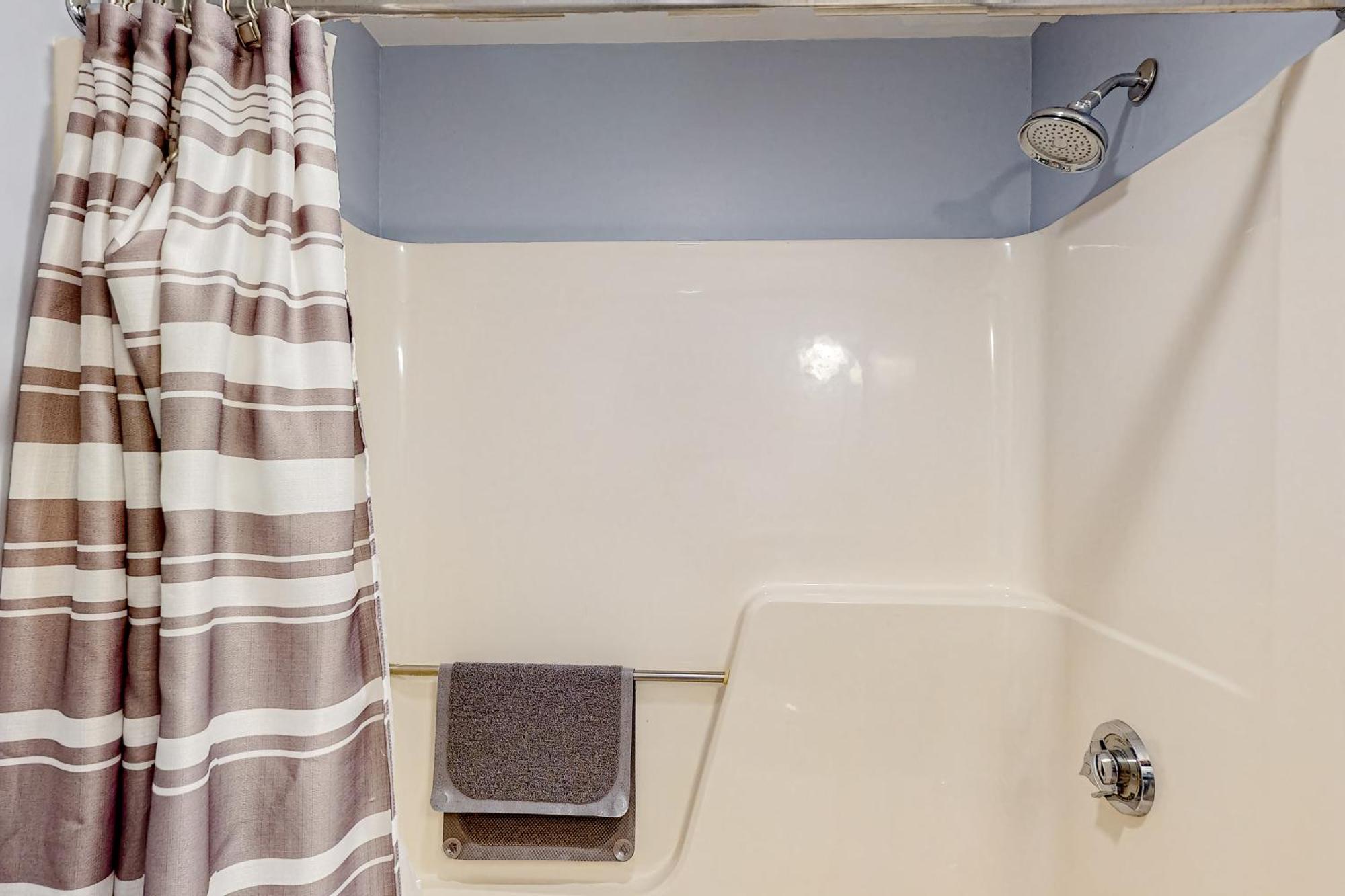 Brookhaven Condos ラッドロー 部屋 写真